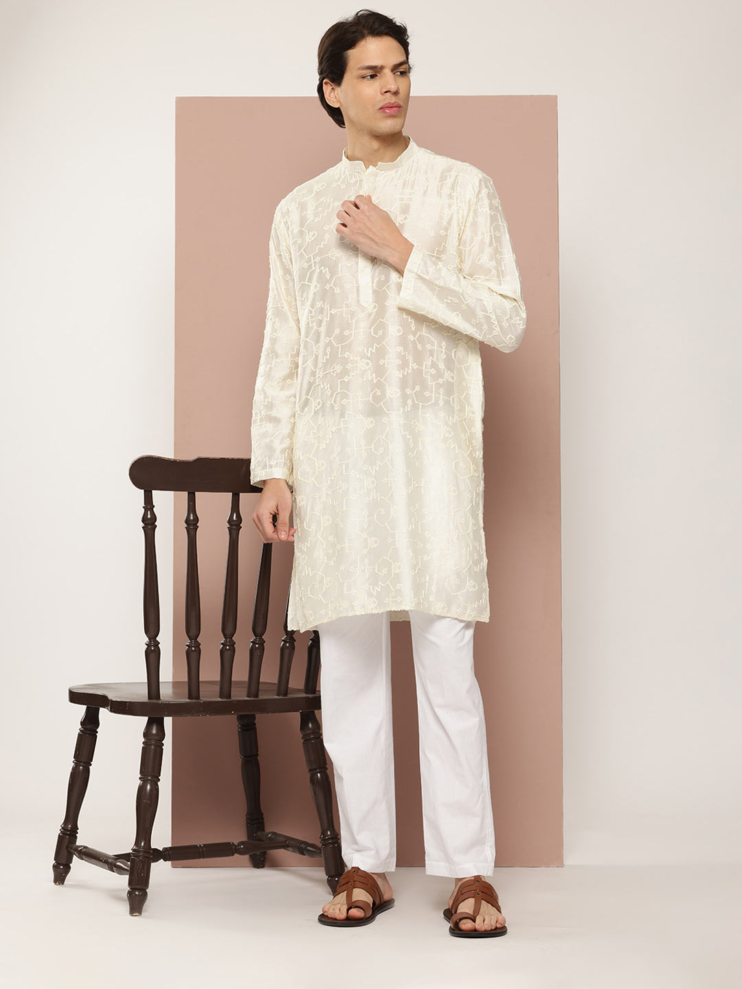 Men's Off White Chanderi Silk Embroidered Kurta, Paired with Pyjama