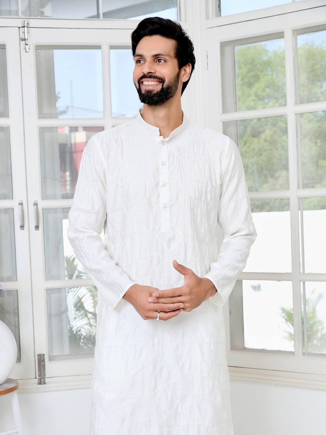 Cream Geometric Embroidered Thread Work Mandarin Collar Straight Kurta with Pyjama with Pyjama
