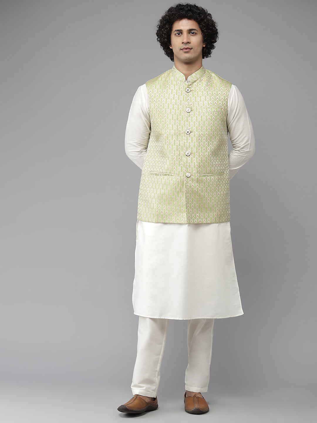 Men Green & White Solid Kurta Pyjama With Nehru jacket