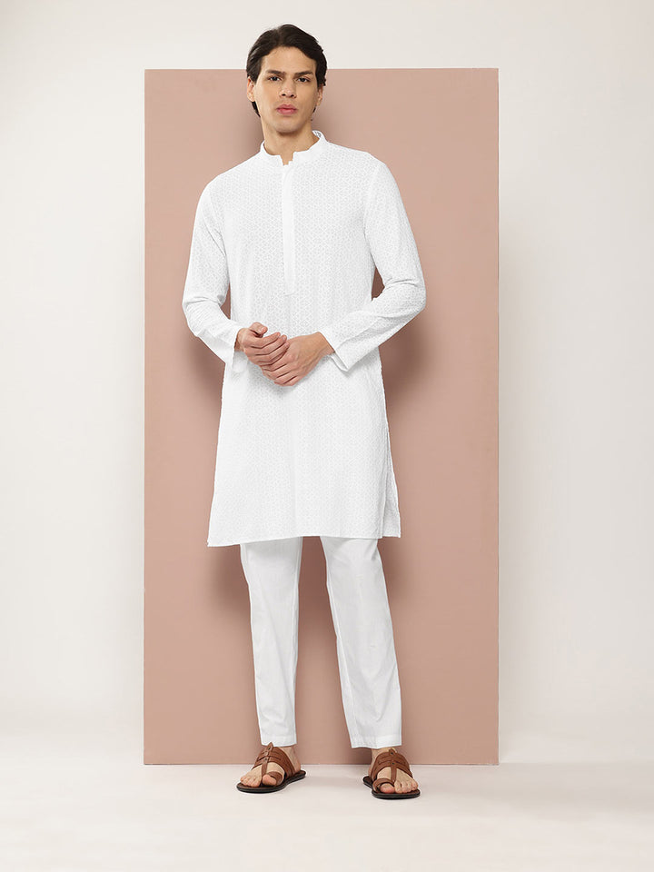 Men's White Embroidered Chikankari Pure Cotton Straight Kurta