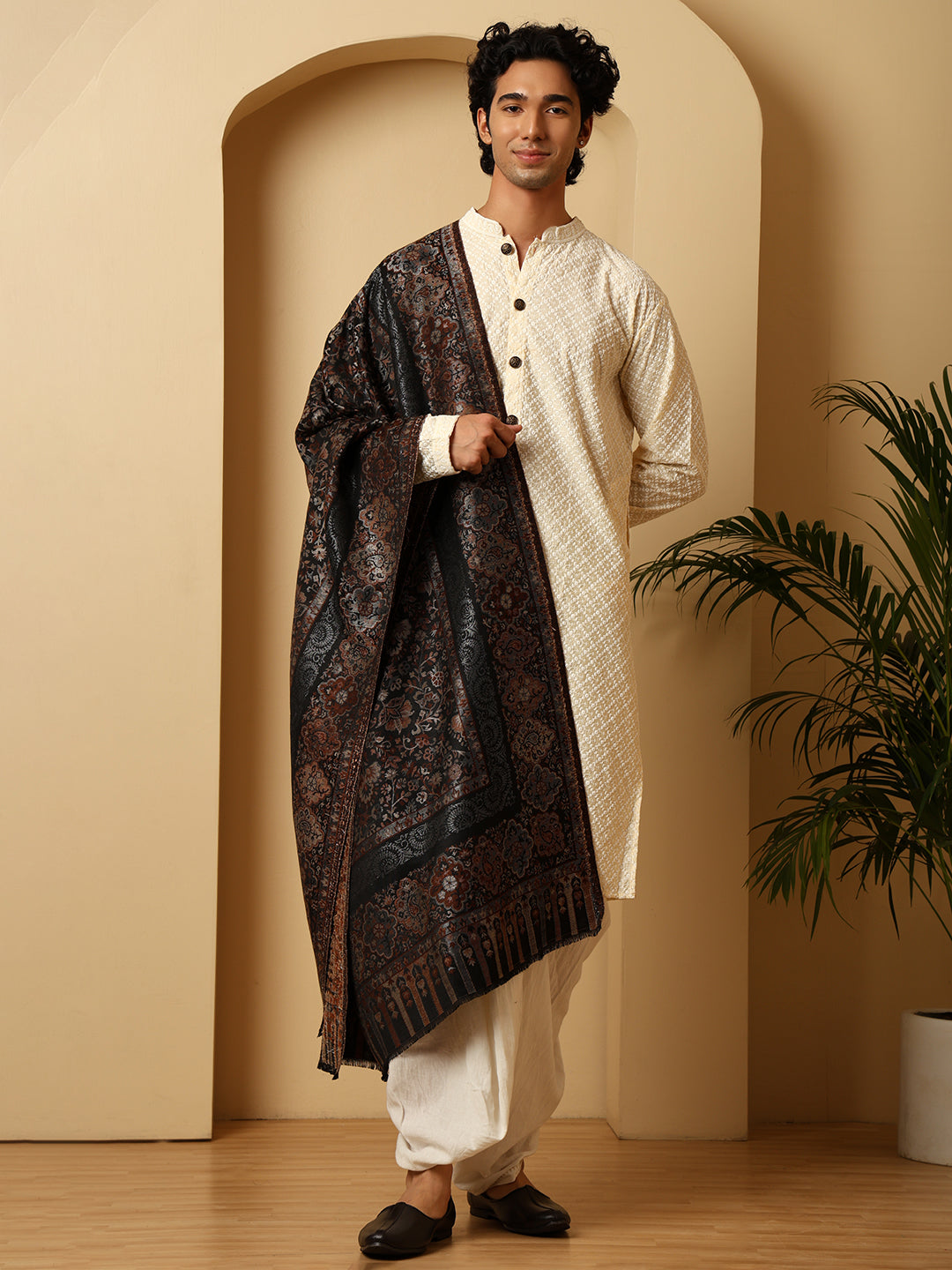 Tweedle Men’s Naira Kani and Zari Border Shawl/ Stole - Black, Size - 40 x 80 inches