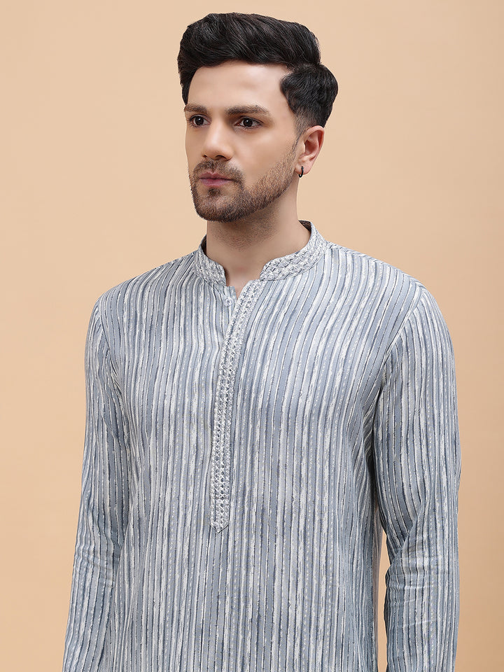 Men Off White & Grey Pure Cotton Embroidered Straight Kurta