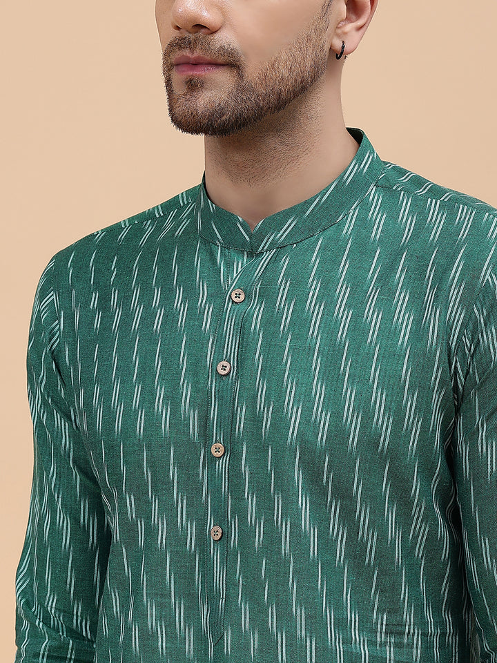 Men Green & White Pure Cotton Printed Straight Kurta