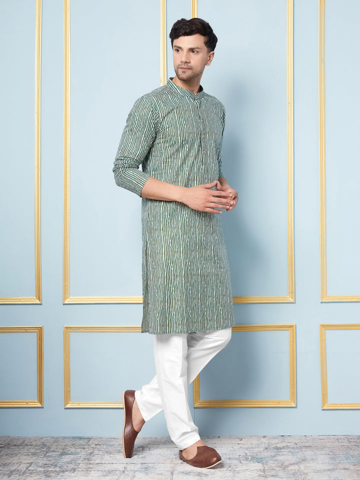 Striped Printed Kurta With Pyjama