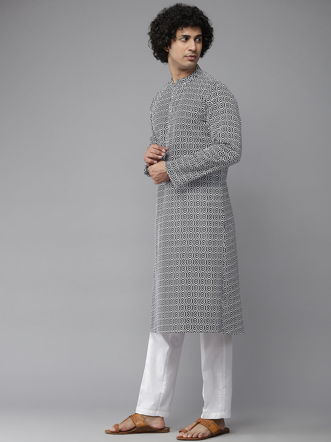Men Navy Blue-Coloured And White Printed Pure Cotton Straight Kurta With Pyjama