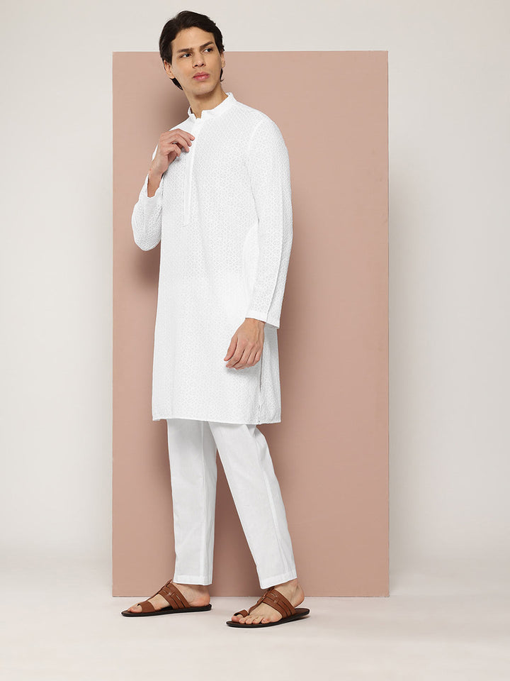 Men's White Embroidered Chikankari Pure Cotton Straight Kurta
