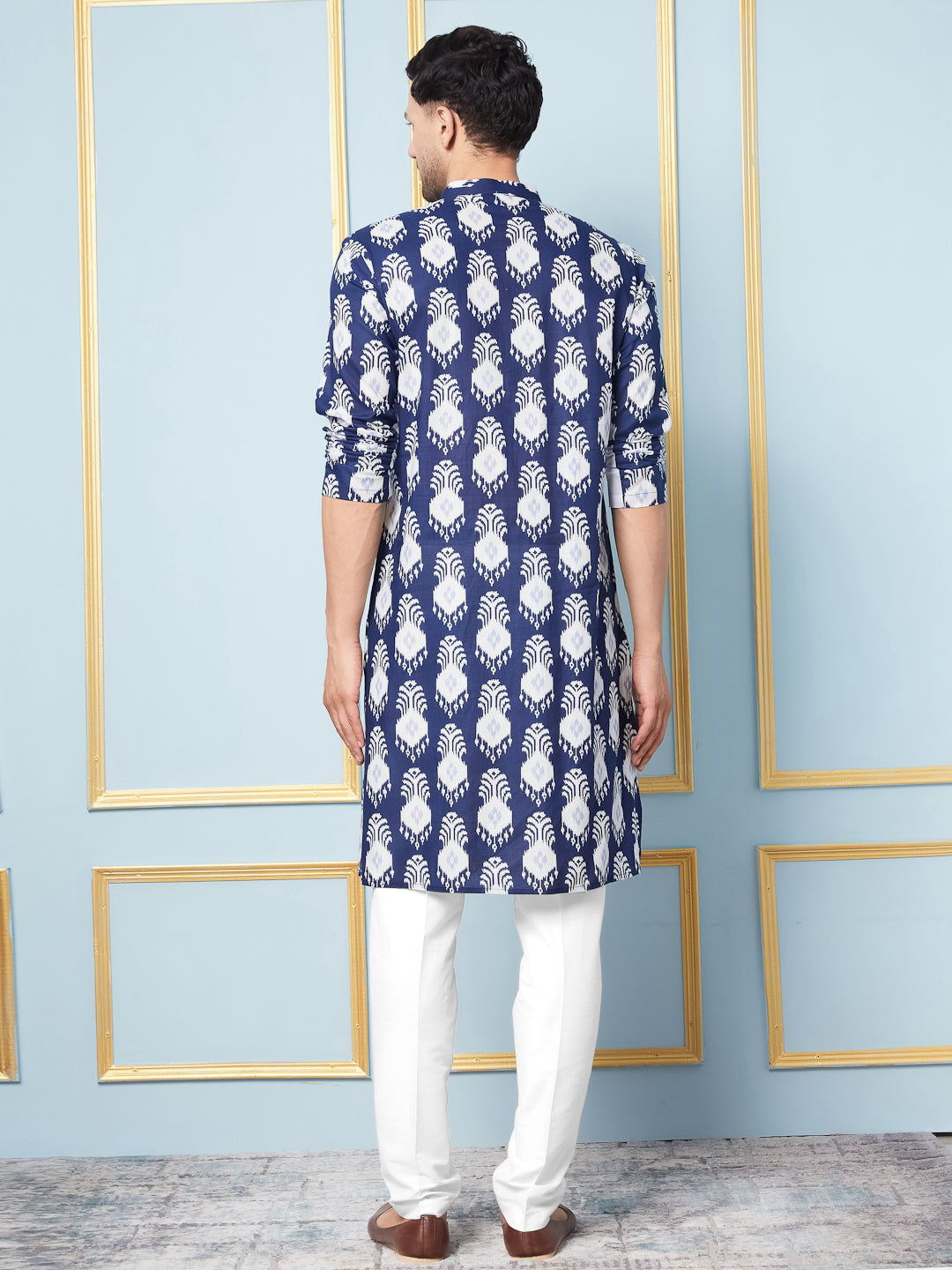Ikat Printed Kurta With Pyjama