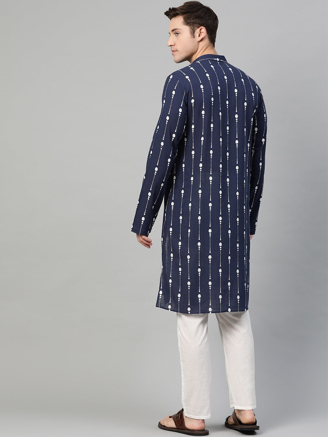 Men Navy Blue And White Printed Straight Kurta With Pyjama