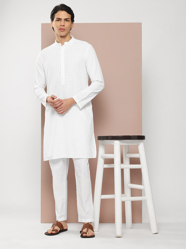 Men's White Embroidered Chikankari Pure Cotton Straight Kurta