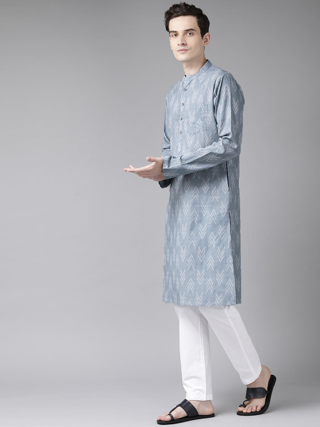 Men Grey And White  Printed Straight Kurta With Pyjama