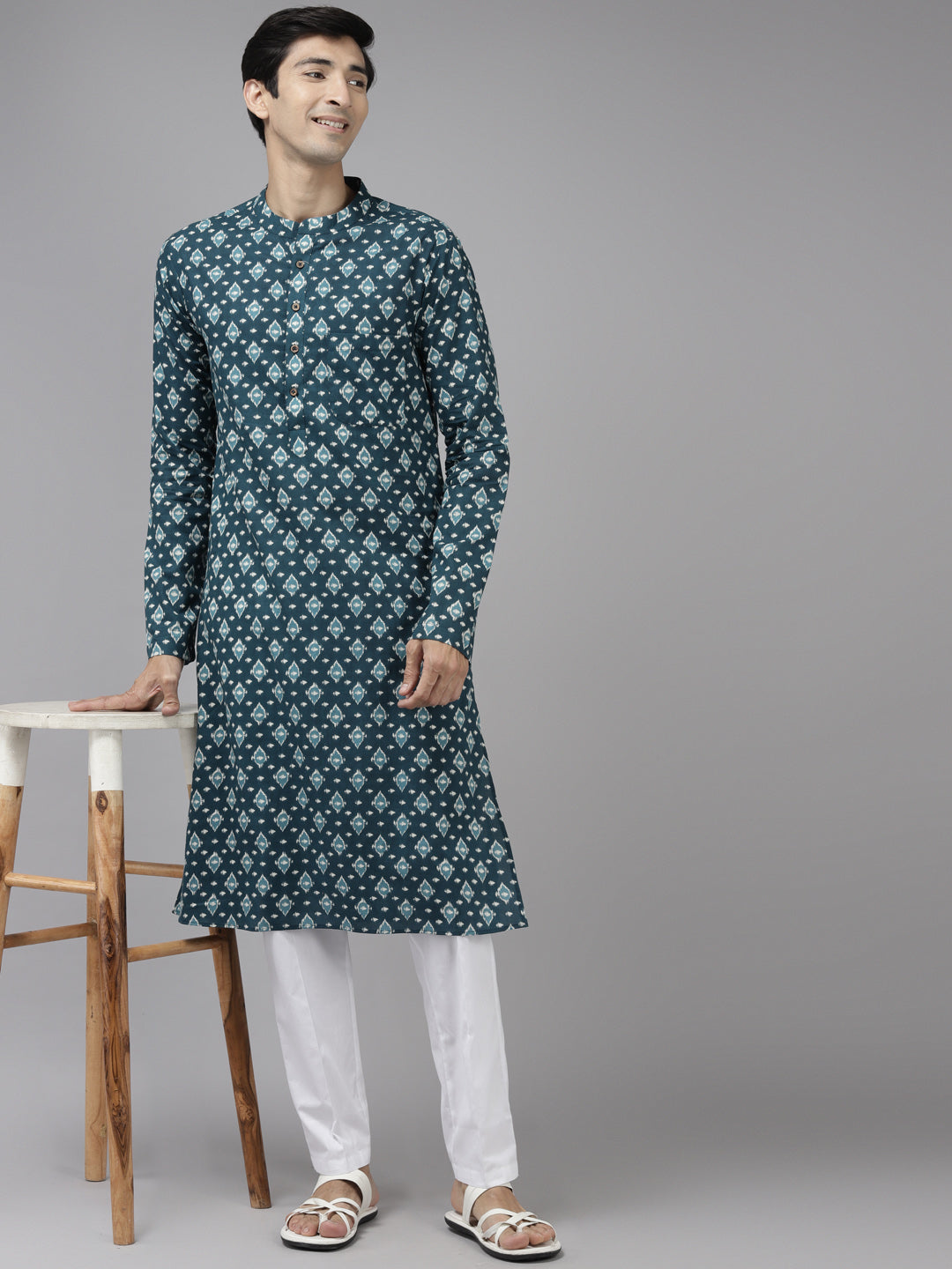 Men Teal Blue & Off White Printed Straight Kurta With Pyjama