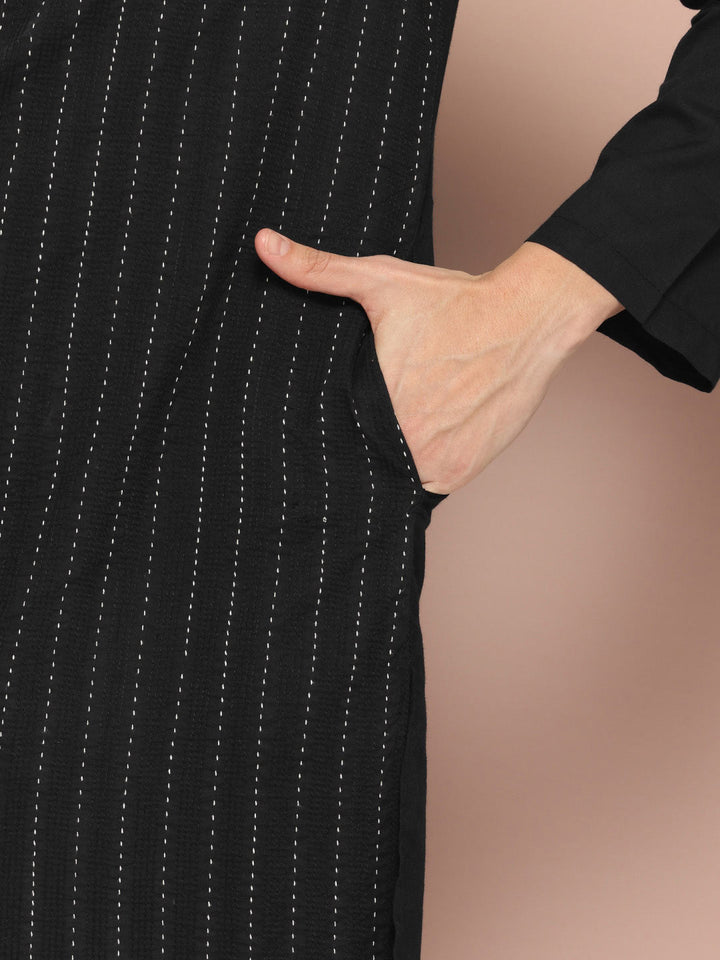 Men's Black Threadwork Embellished Pure Cotton Straight Kurta
