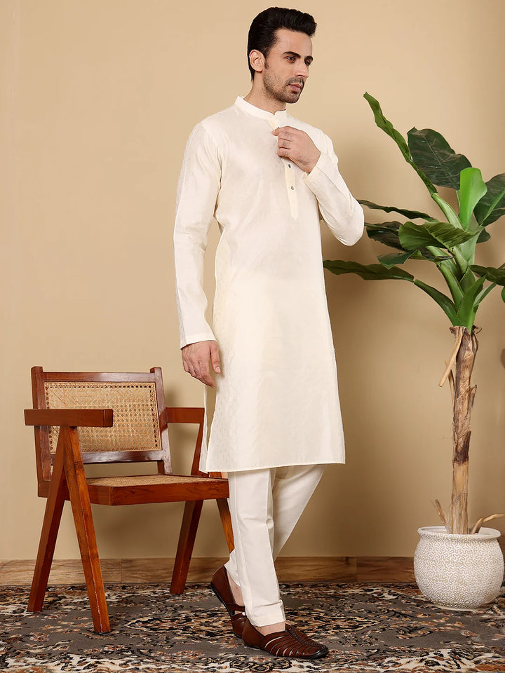 Men's Long Sleeve Mandarin Collar Off White Straight Viscose Silk Kurta with Textured Effect – Off-White