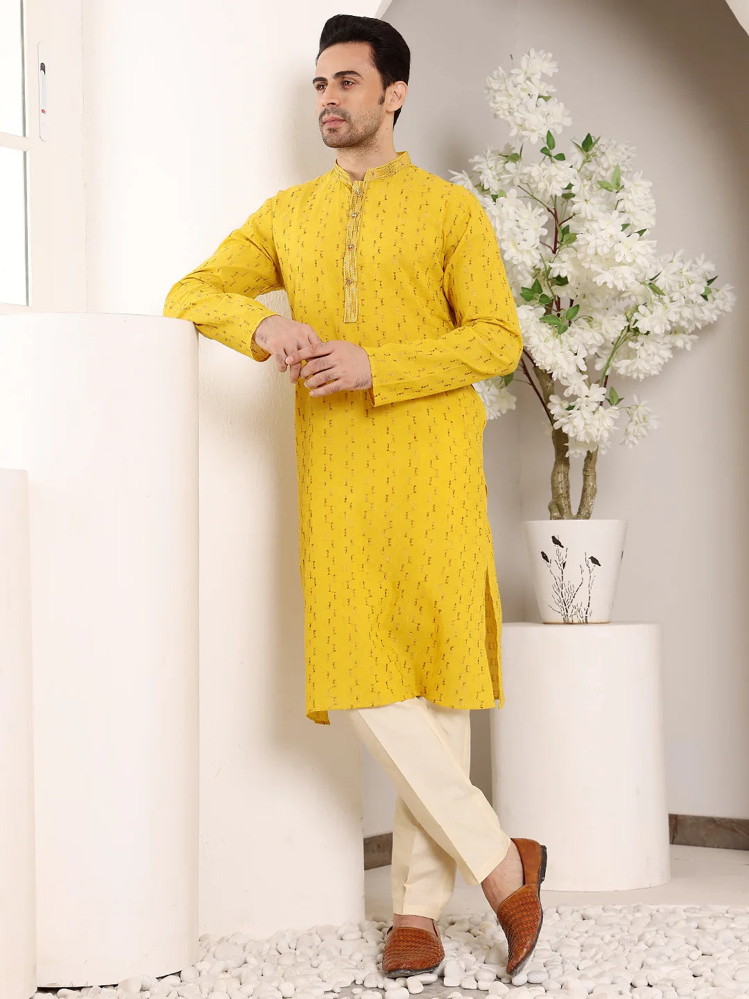 Men's Long Sleeve Mandarin Collar Straight Yellow Cotton Kurta with Thread Embroidery – Yellow,Beige