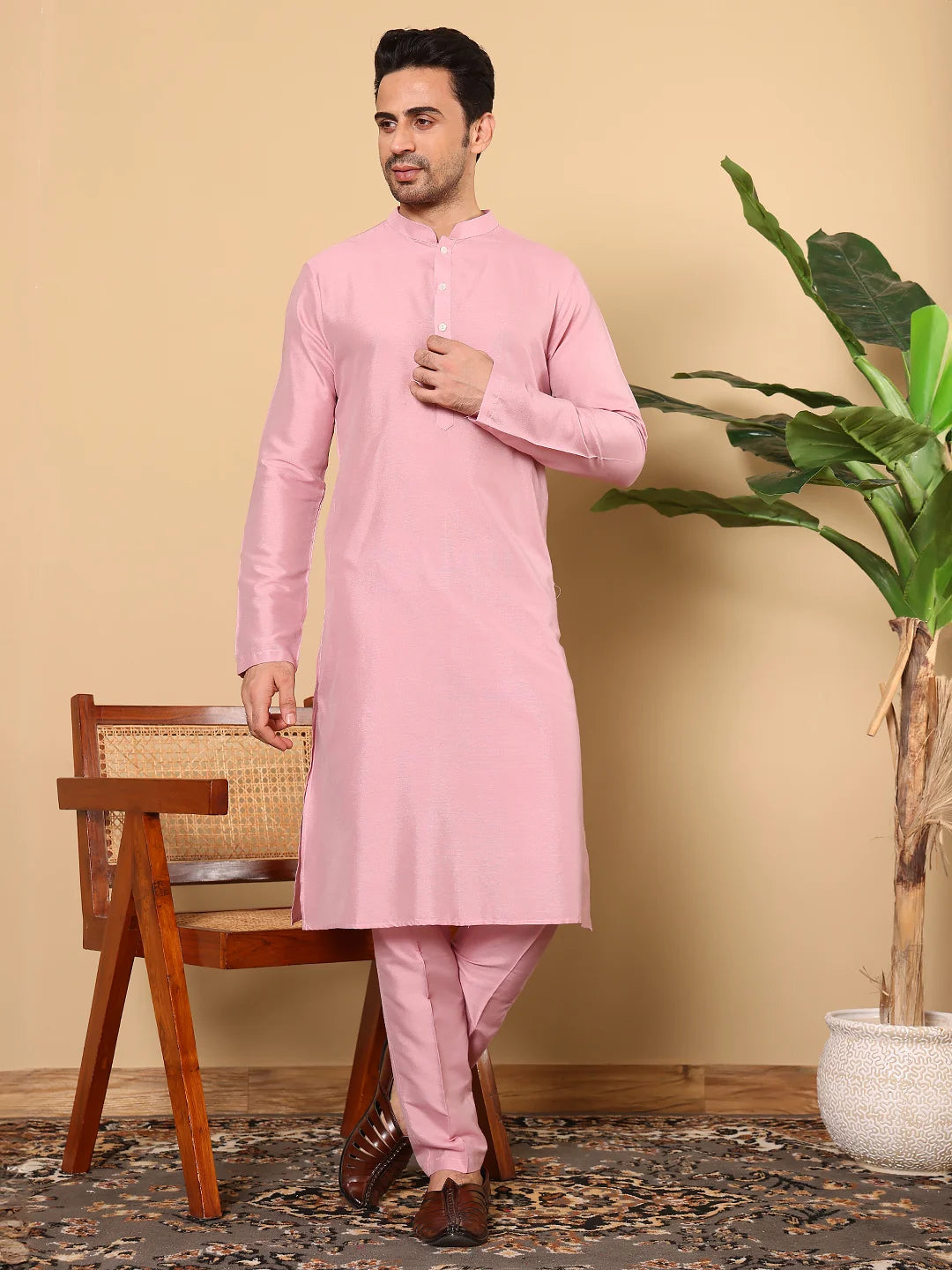 Men's Long Sleeve Mandarin Collar Pink Straight Viscose Silk Kurta with Slub Effect – Pink