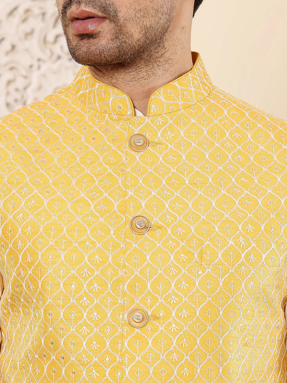 Men's Full Sleeve Ivory Kurta Pyjama & Yellow Embroidered Nehru Jacket – Yellow