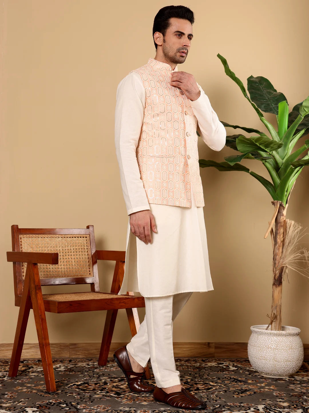 Men's Full Sleeve Ivory Kurta Pyjama & Peach Embroidered Nehru Jacket – Peach