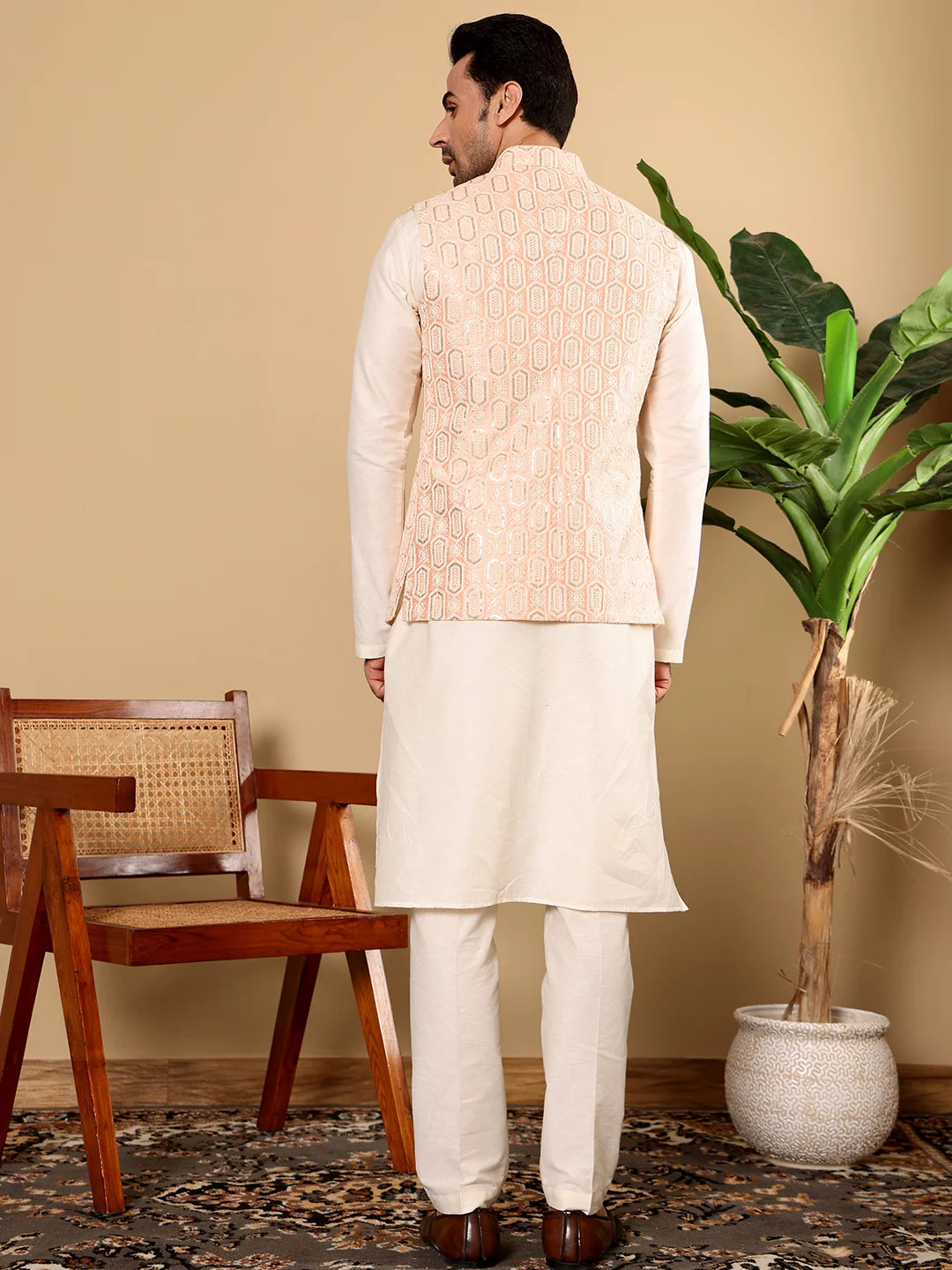 Men's Full Sleeve Ivory Kurta Pyjama & Peach Embroidered Nehru Jacket – Peach