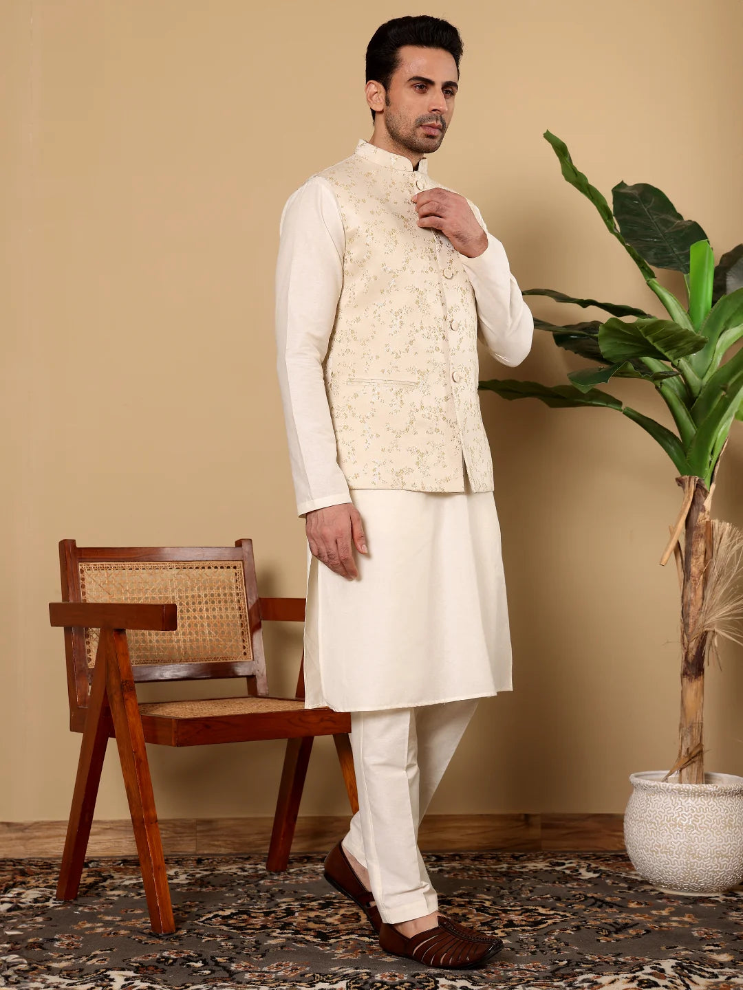 Men's Full Sleeve Ivory Kurta Pyjama & Cream Embroidered Nehru Jacket – Cream