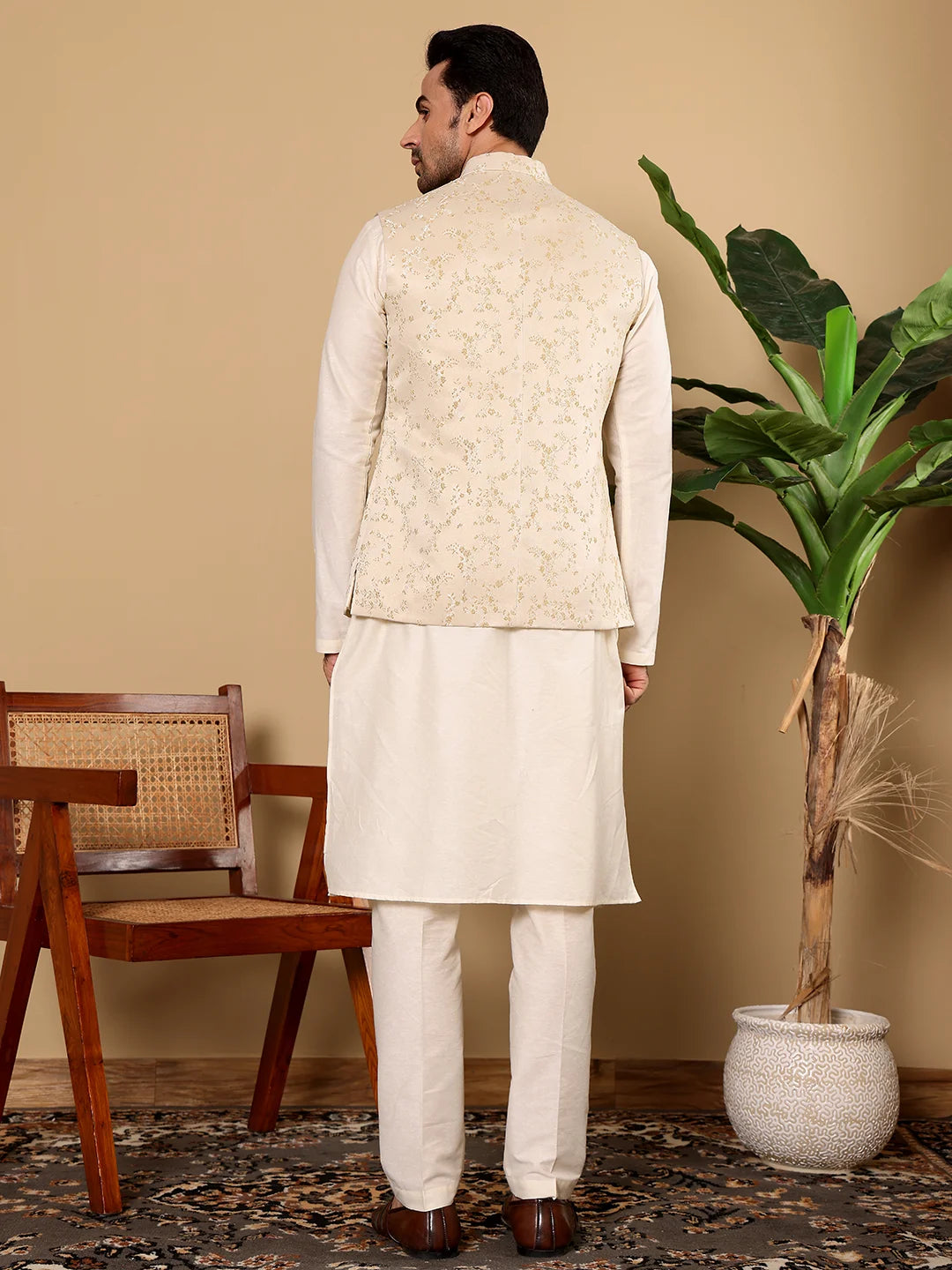 Men's Full Sleeve Ivory Kurta Pyjama & Cream Embroidered Nehru Jacket – Cream
