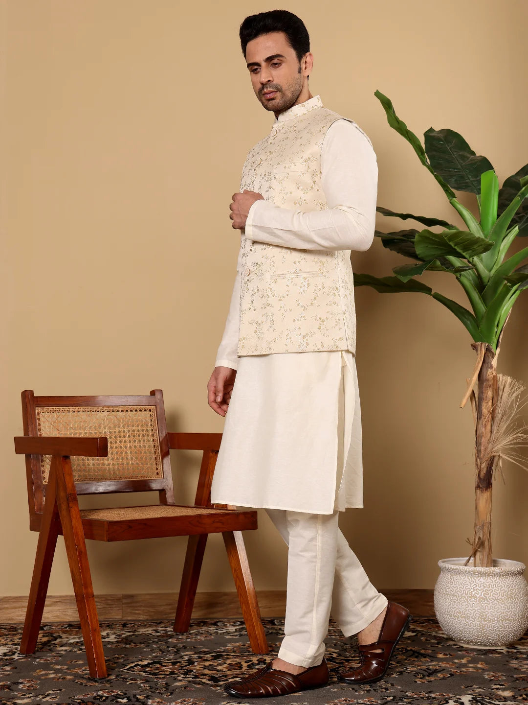 Men's Full Sleeve Ivory Kurta Pyjama & Cream Embroidered Nehru Jacket – Cream