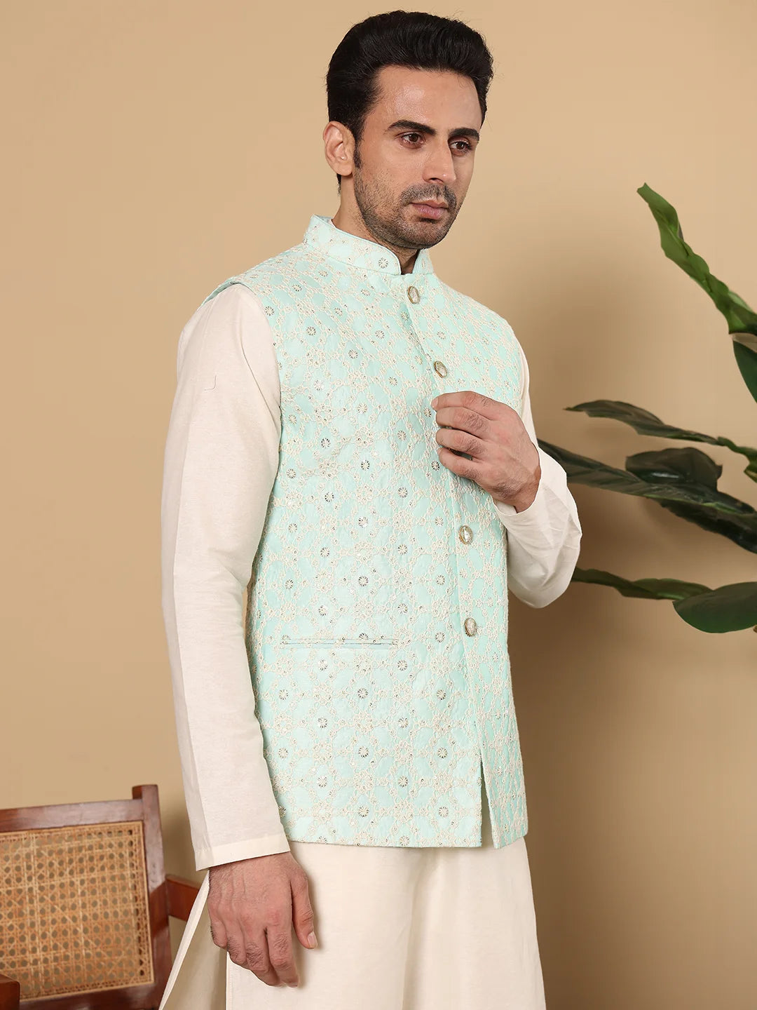 Men's Full Sleeve Ivory Kurta Pyjama & Green Embroidered Nehru Jacket – Green