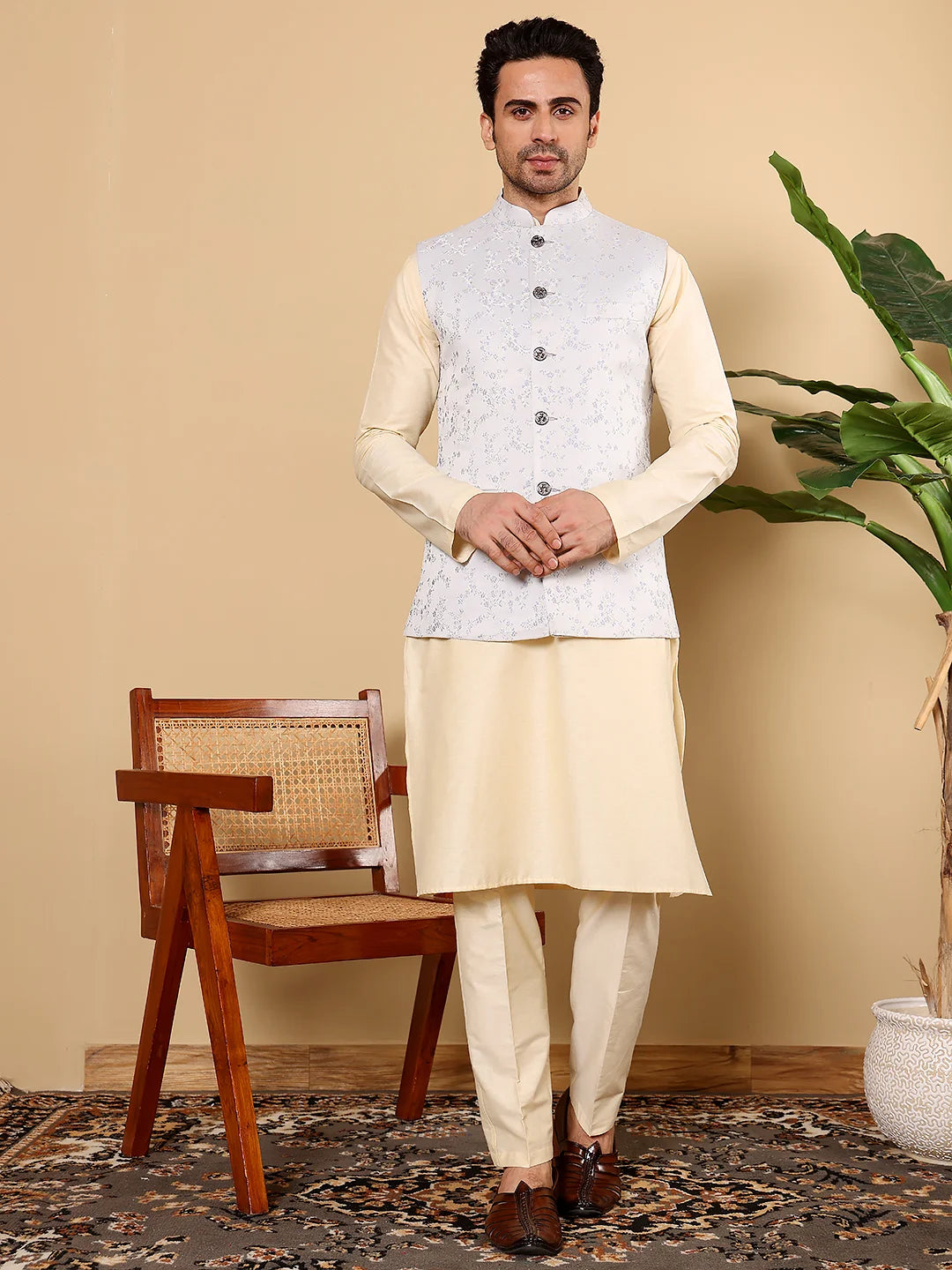 Men's Full Sleeve Cream Kurta Pyjama & Light Blue Embroidered Nehru Jacket – Light Blue