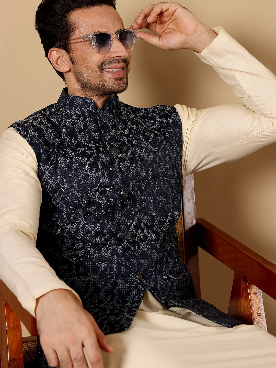 Men's Full Sleeve Cream Kurta Pyjama & Blue Embroidered Nehru Jacket – Blue