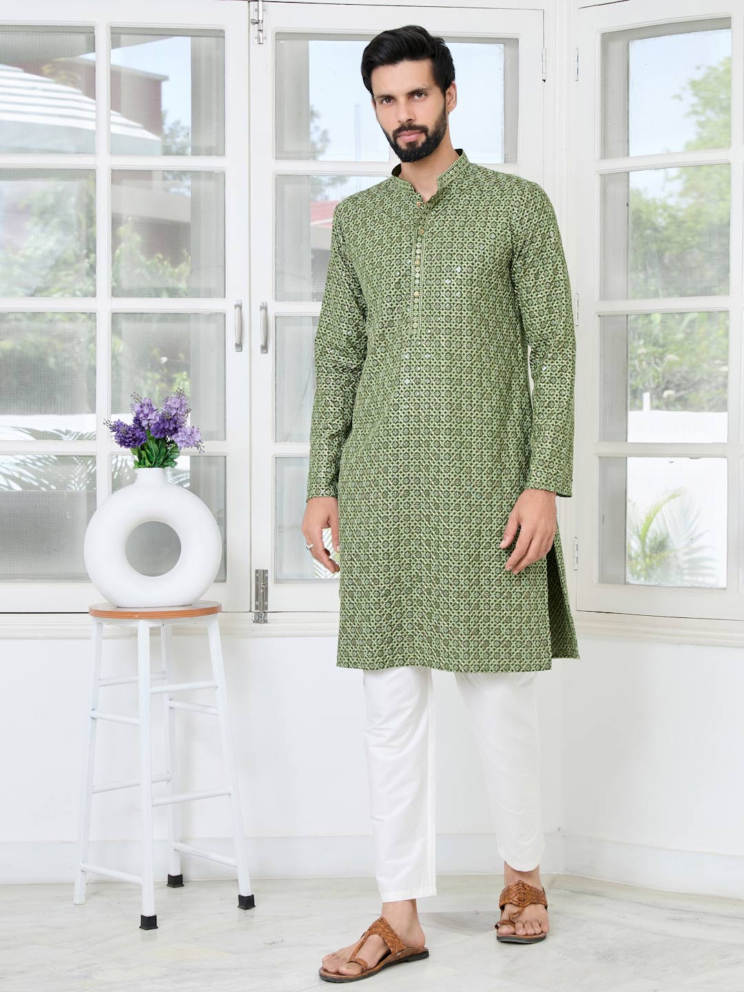 Men Dark Green Embroidered Straight Kurta