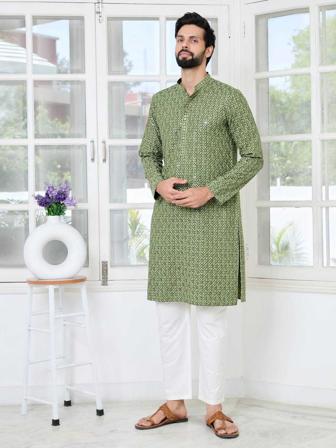Men Dark Green Embroidered Straight Kurta