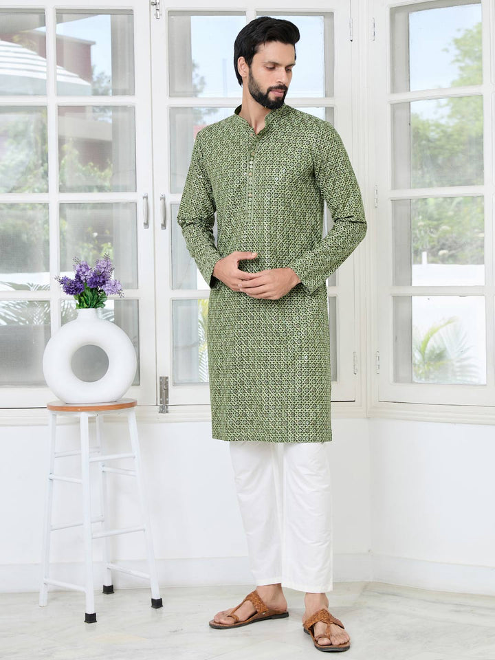 Men Dark Green Embroidered Straight Kurta