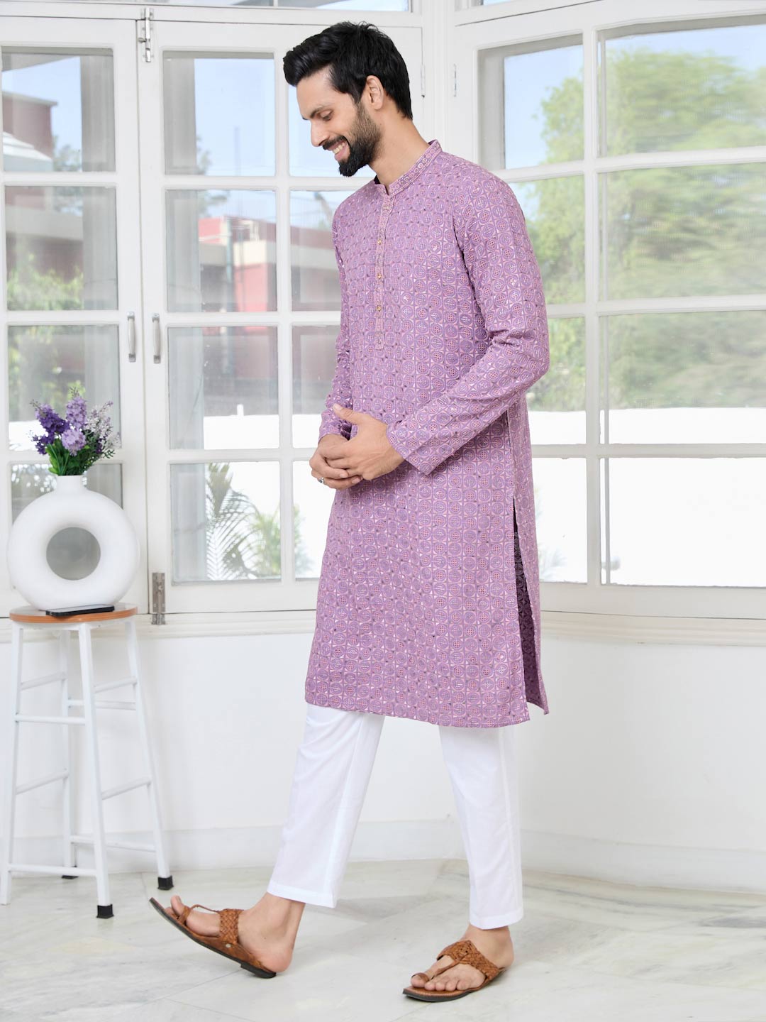 Men Lavender Embroidered Mandarin Collar Straight Kurta