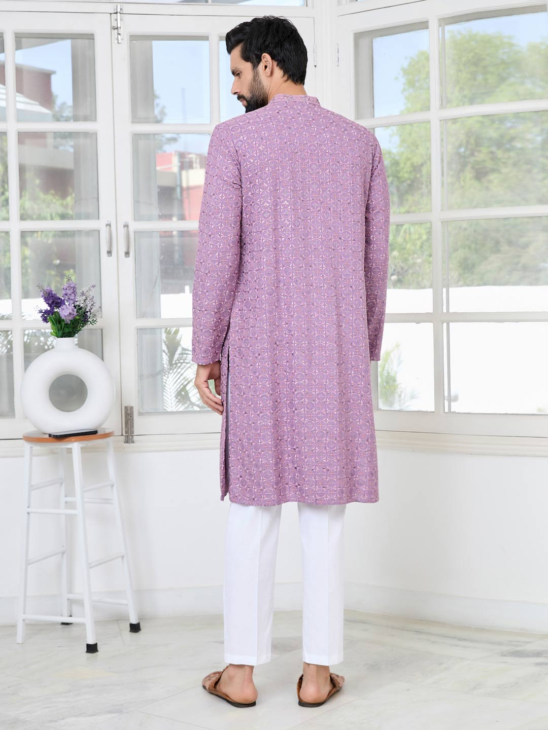 Men Lavender Embroidered Mandarin Collar Straight Kurta