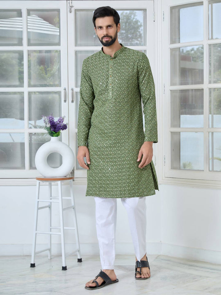 Men Green Embroidered Mandarin Collar Straight Kurta