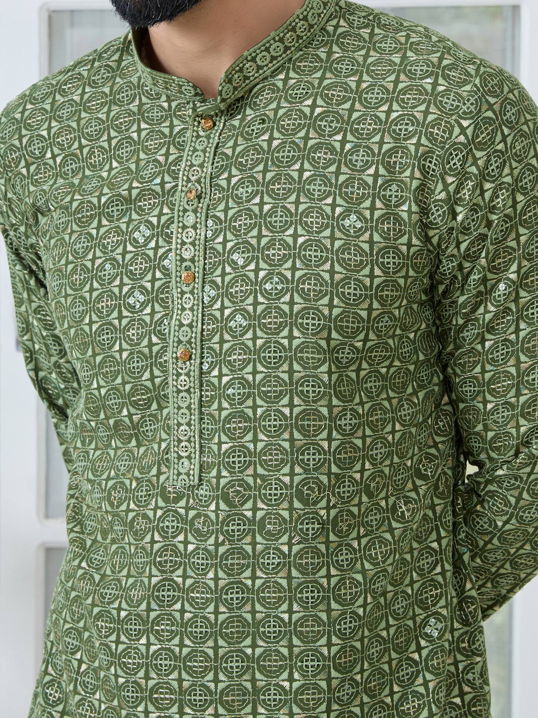 Men Green Embroidered Mandarin Collar Straight Kurta