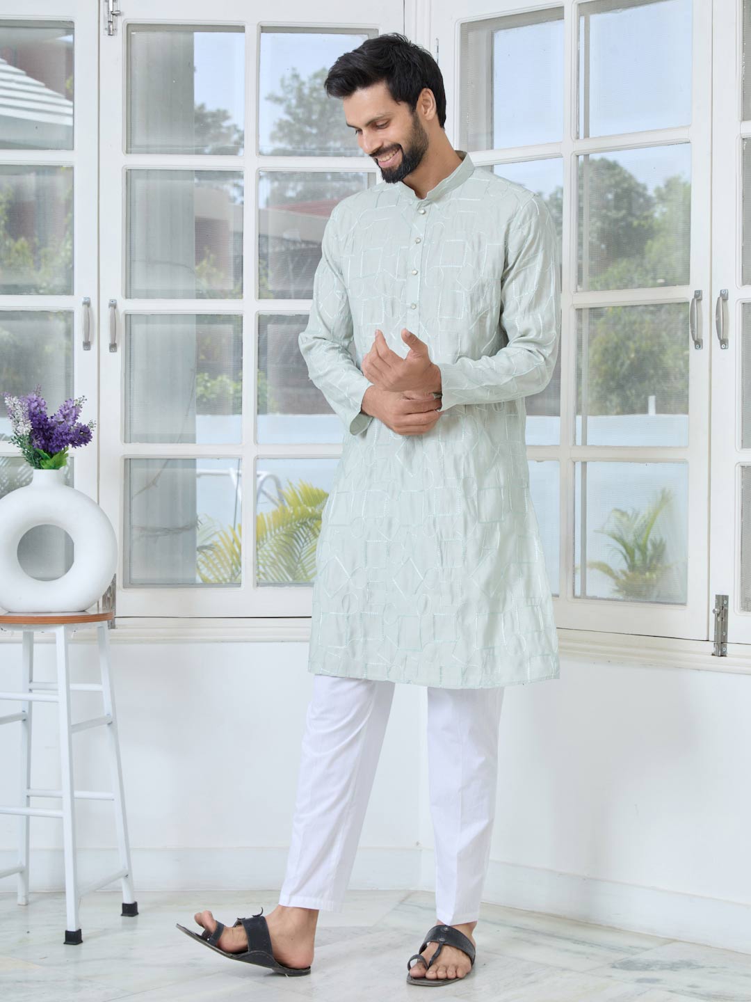 Gray Geometric Embroidered Thread Work Mandarin Collar Straight Kurta