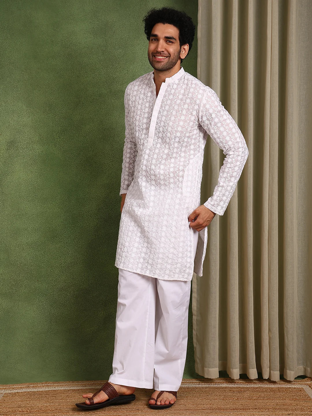 Men White Embroidered Cotton Straight Kurta