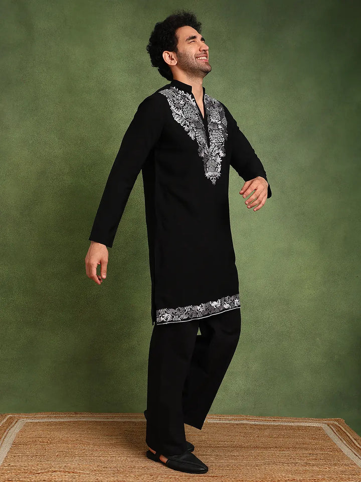 Men Black Embroidered Blended Straight Kurta