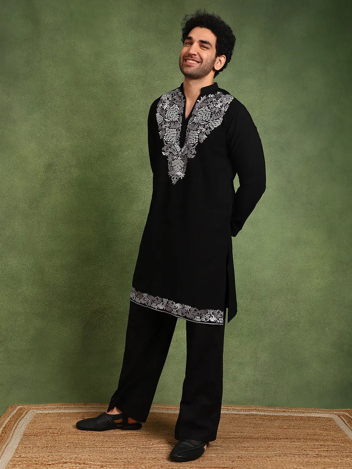 Men Black Embroidered Blended Straight Kurta