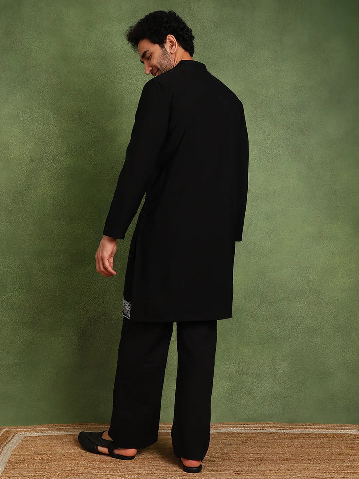 Men Black Embroidered Blended Straight Kurta