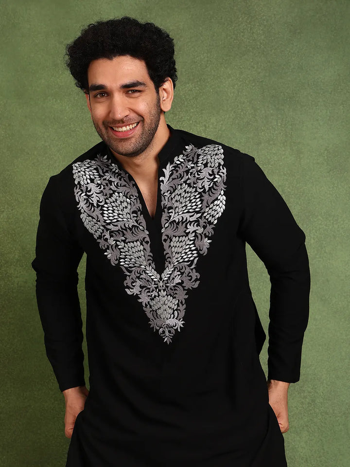 Men Black Embroidered Blended Straight Kurta