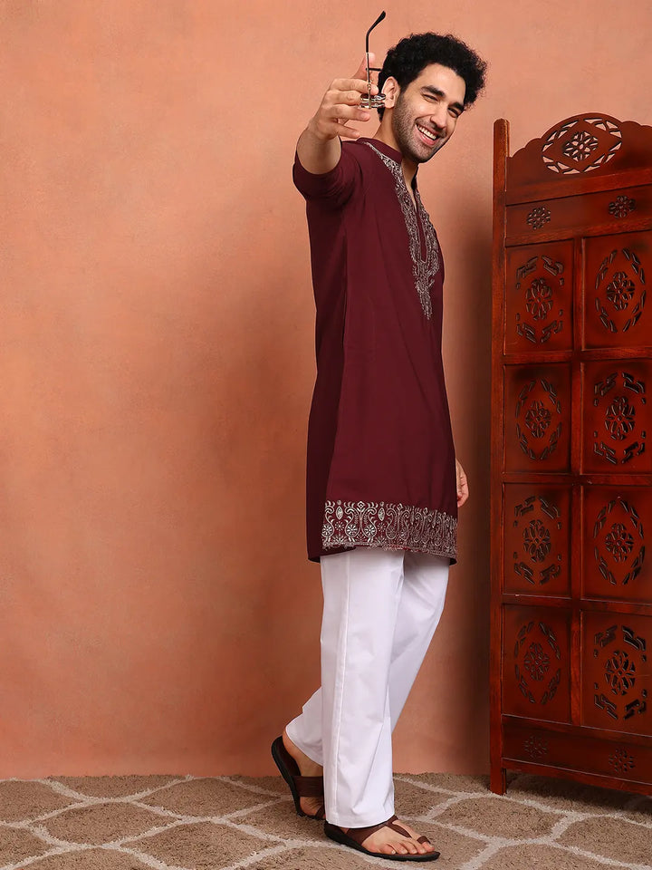 Men Maroon Embroidered Blended Straight Kurta
