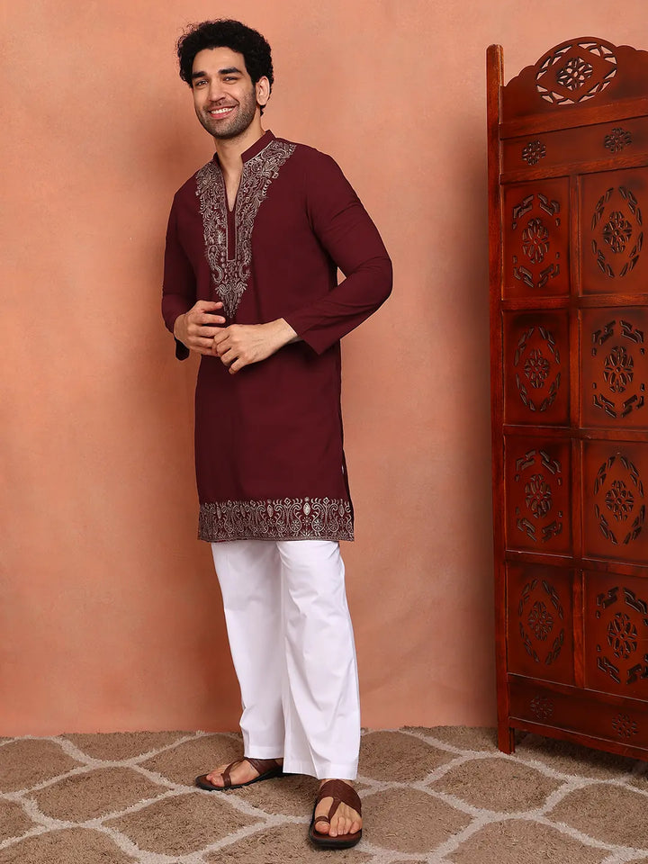 Men Maroon Embroidered Blended Straight Kurta