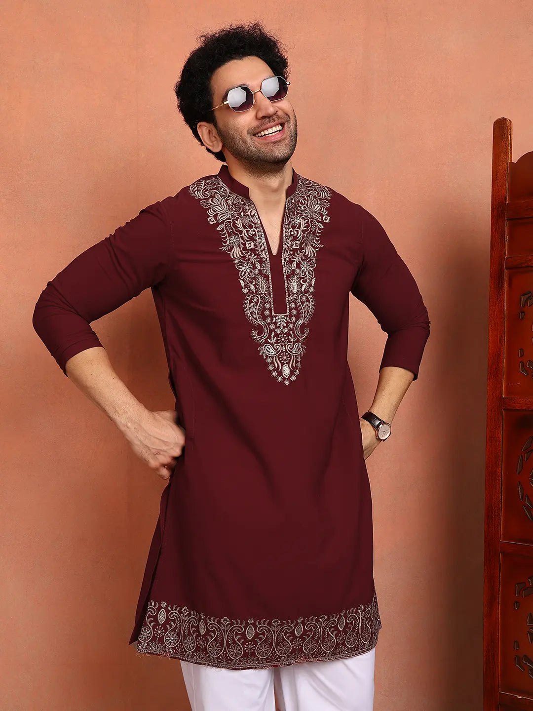 Men Maroon Embroidered Blended Straight Kurta