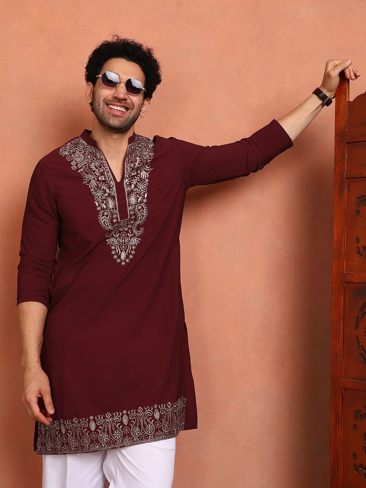 Men Maroon Embroidered Blended Straight Kurta