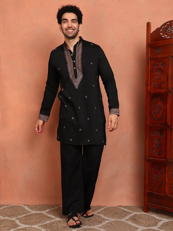 Men Black Cotton Silk Embroidered Thread Work Kurta