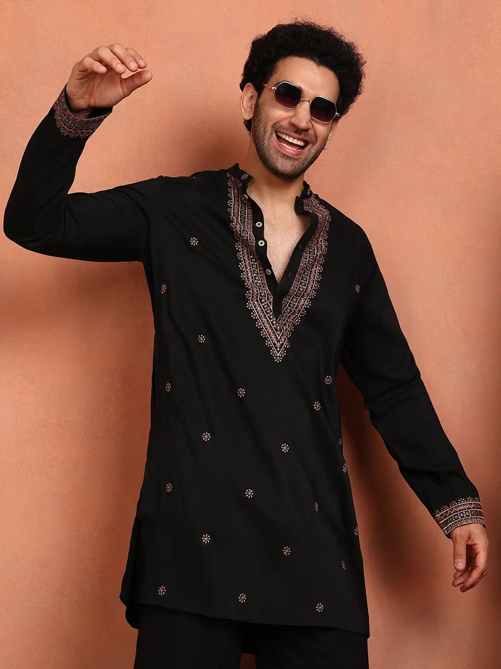Men Black Cotton Silk Embroidered Thread Work Kurta