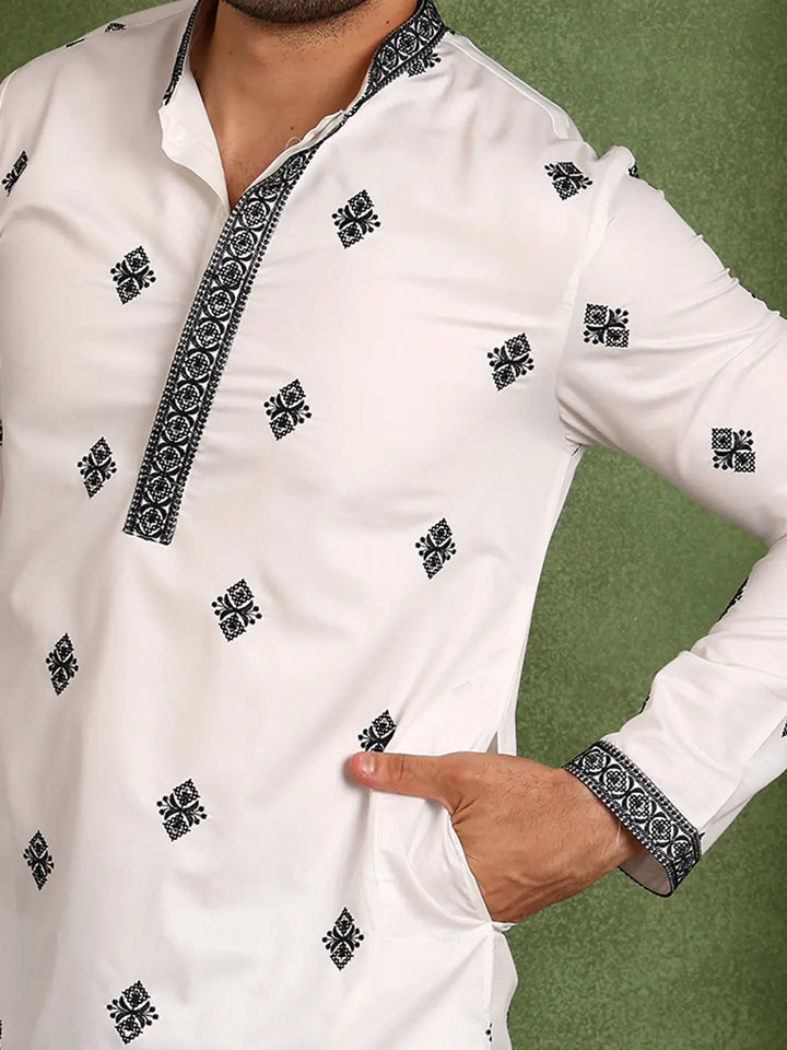 Men Embellished Thread Work Satin Kurta