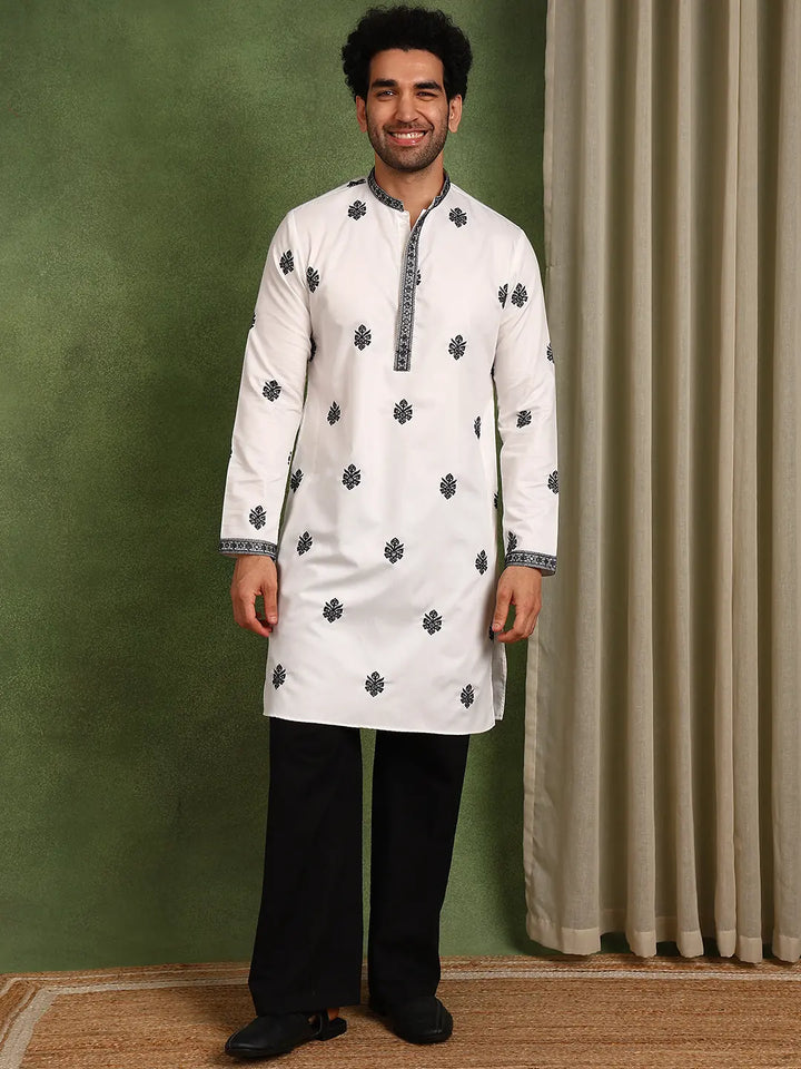 Men White Embroidered Thread Work Satin Kurta