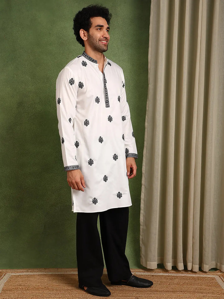 Men White Embroidered Thread Work Satin Kurta